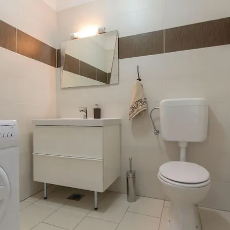 Willa Casa For 8 People Near Pula With Volleyball Pitch And Children Playground Filipana