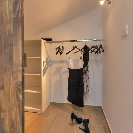 Casa For 8 People Near Pula With Volleyball Pitch And Children Playground Willa