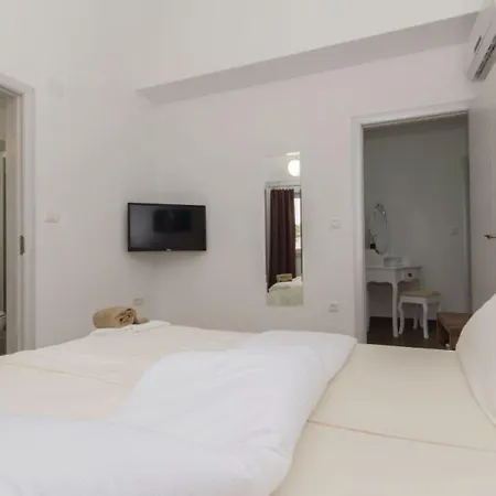 Casa For 8 People Near Pula With Volleyball Pitch And Children Playground Villa Filipana