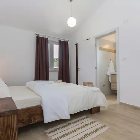 Casa For 8 People Near Pula With Volleyball Pitch And Children Playground