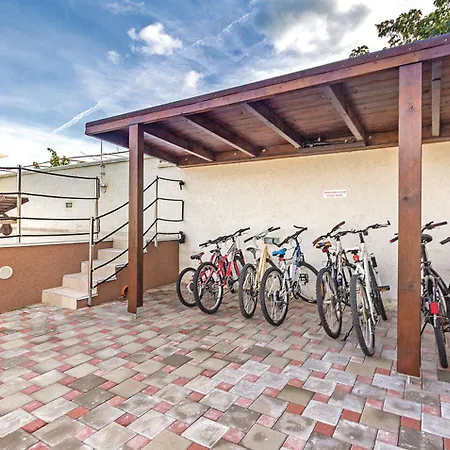Casa For 8 People Near Pula With Volleyball Pitch And Children Playground Villa