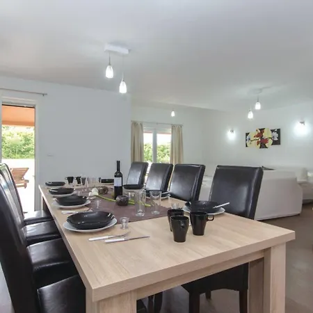 Casa For 8 People Near Pula With Volleyball Pitch And Children Playground Villa *