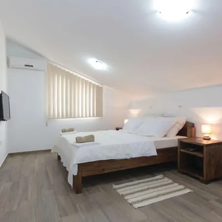 Casa For 8 People Near Pula With Volleyball Pitch And Children Playground Villa Filipana