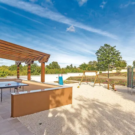 Casa For 8 People Near Pula With Volleyball Pitch And Children Playground Filipana