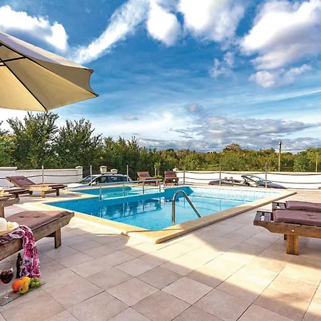 Casa For 8 People Near Pula With Volleyball Pitch And Children Playground Villa